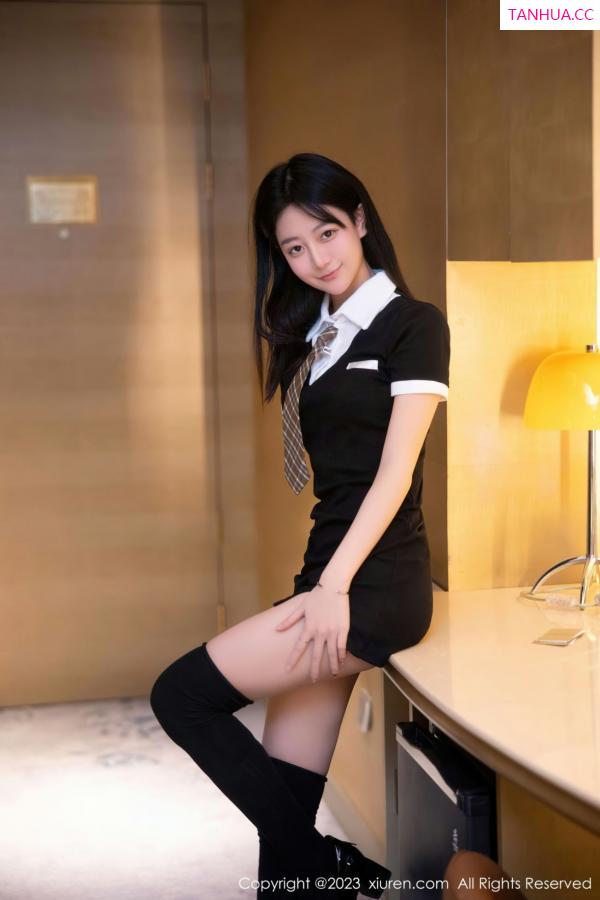   [XiuRen]高清写真图 2023.02.03 No.6210 谢小蒽 新人美腿第2张图片